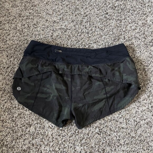 Lululemon Womens Camo Speed Up Shorts Size 6 Black & Green Yoga Running Activewe - Picture 2 of 6